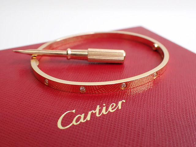 【大阪・質屋】人気ブランド・カルティエの買取相場はいくらぐらい？