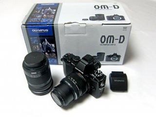 オリンパス  カメラ E-M5 ダブルズームキット｜箕面市の買取・質預かり｜質屋マルカ